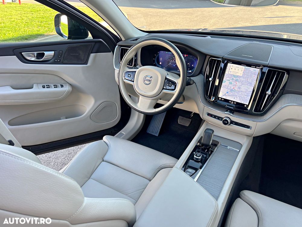 Volvo XC 60 B4 MHEV AT8 AWD R-Design - 11