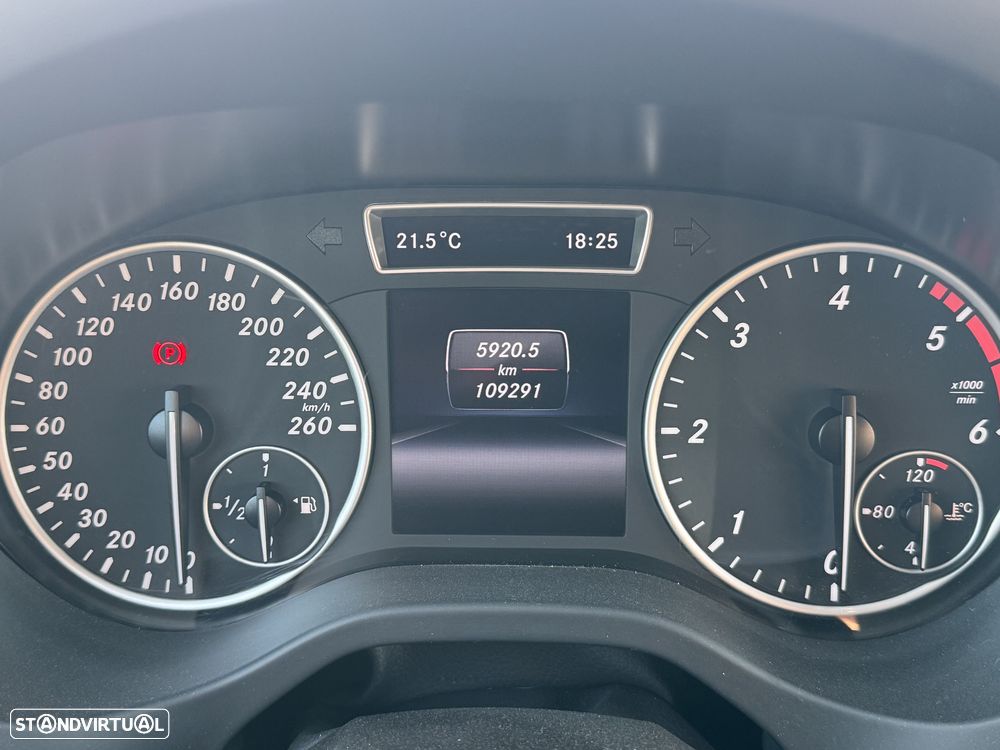 Mercedes-Benz A 160 CDi BE Urban - 12