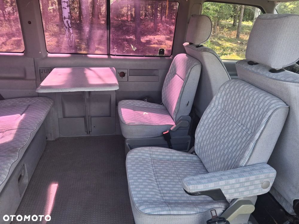 Volkswagen Multivan - 10