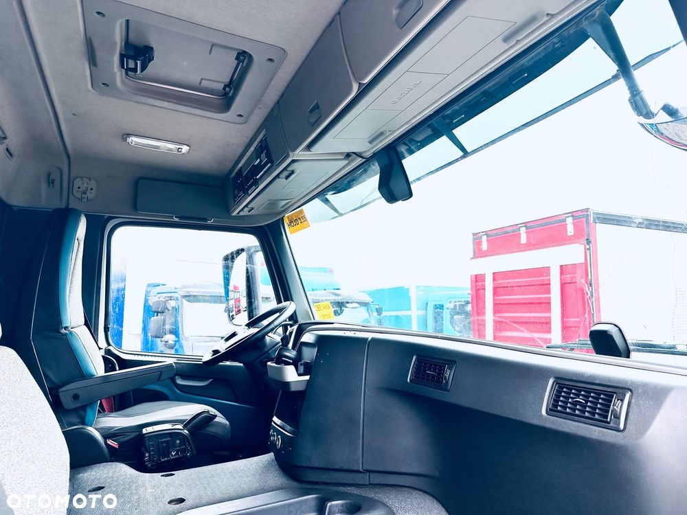 Volvo FM 410 / CHŁODNIA / WINDA ZEPRO / DMC 28000kg - 25