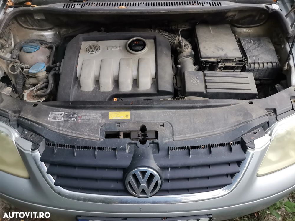 Volkswagen Touran 1.9TDI Highline - 8