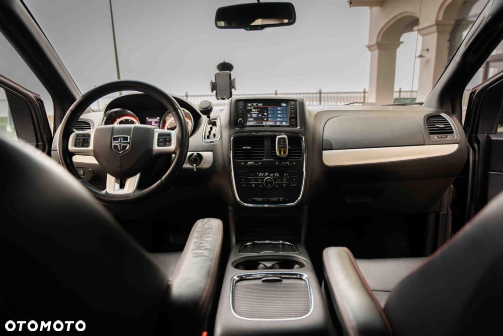 Dodge Grand Caravan - 7