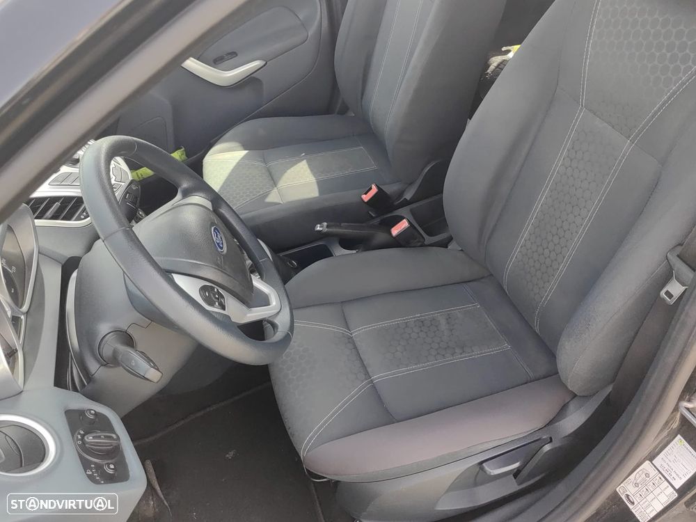 Ford Fiesta 1.4 TDCI Titanium - 10