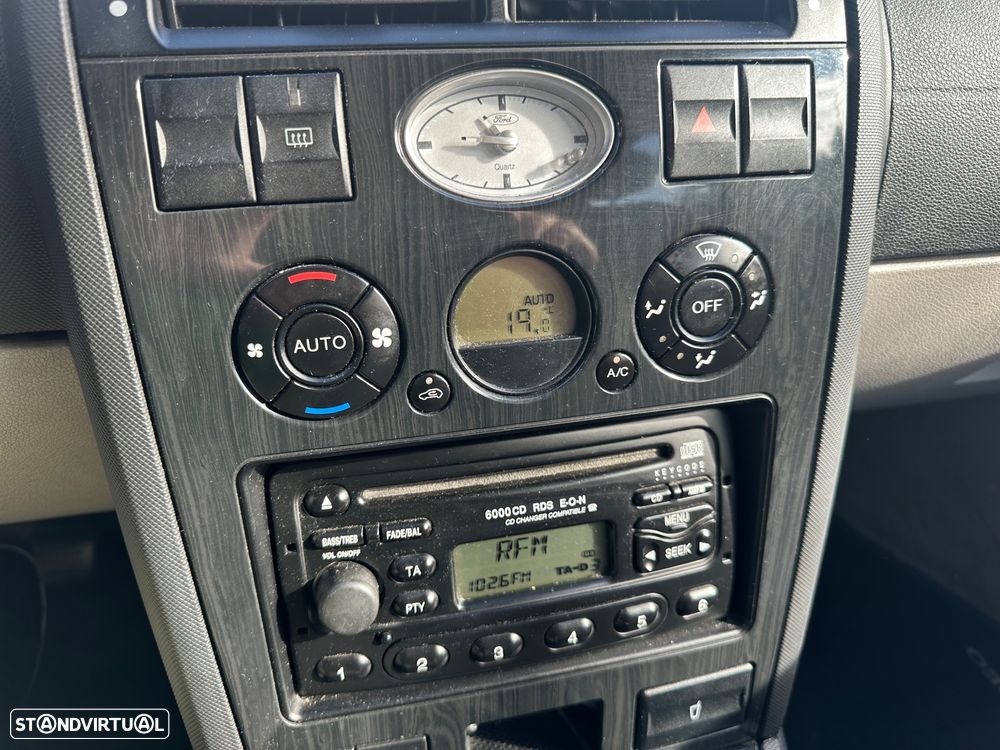 Ford Mondeo 2.0 TDCi Ghia - 16