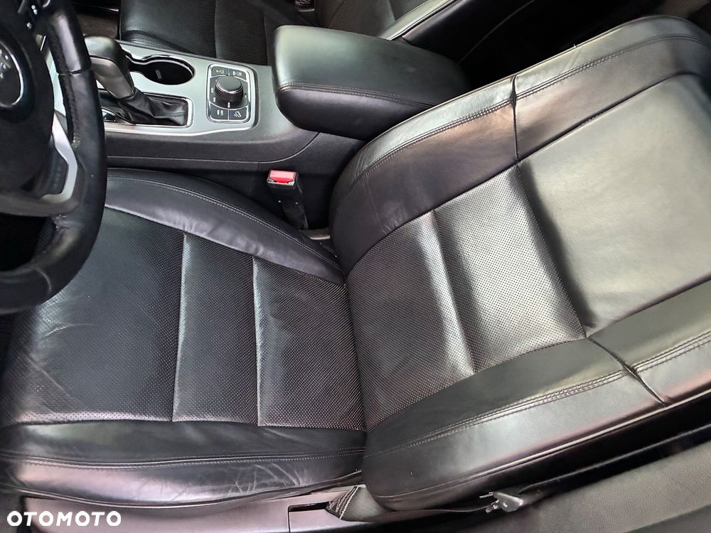Jeep Grand Cherokee - 25