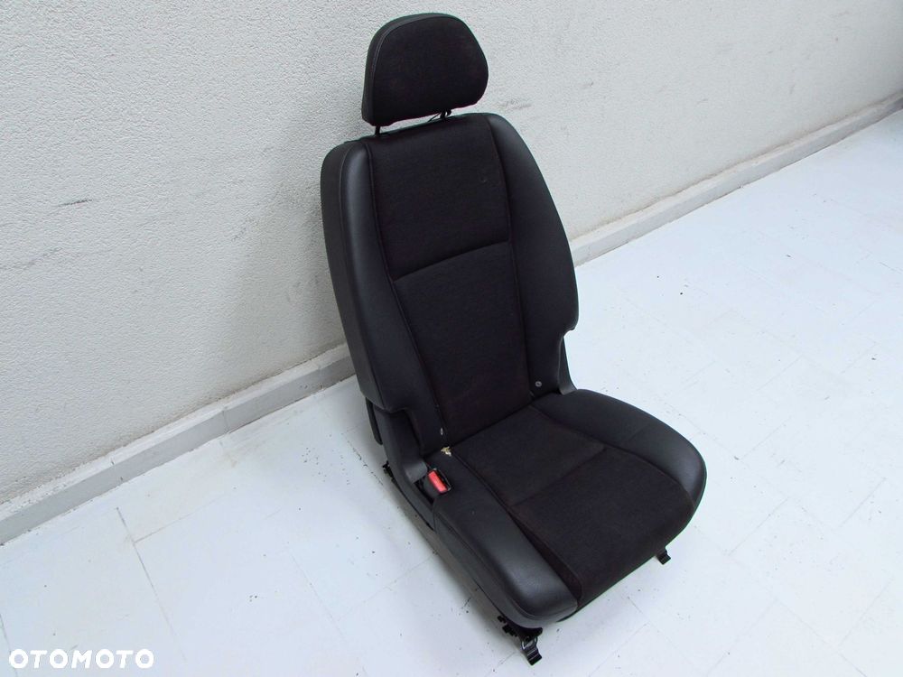 VOLVO XC90 FOTEL SIEDZENIE TYL LEWY MATERIAL II RZAD ISOFIX 02-14 - 2