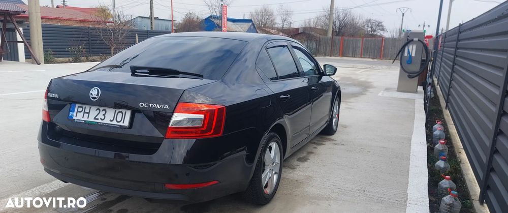 Skoda Octavia 1.6 TDI DSG Style - 5