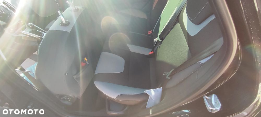 Ford Focus 1.6 TI-VCT Champions Edition - 11