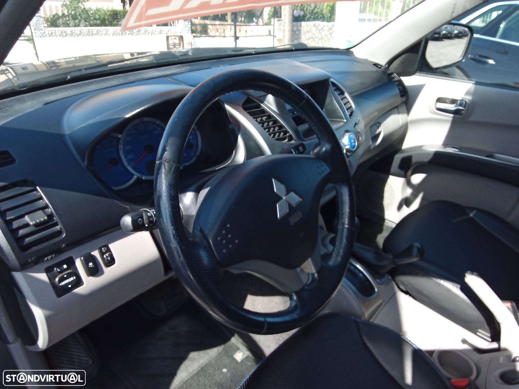 Mitsubishi L200 - 27