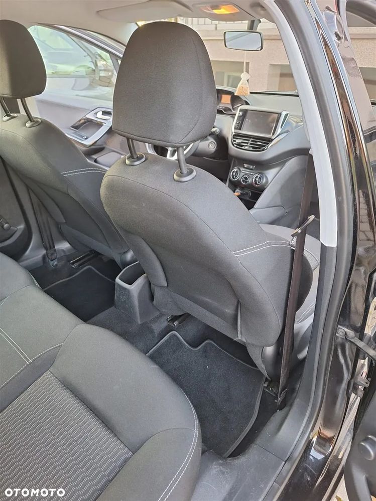 Peugeot 208 1.2 PureTech Active - 8