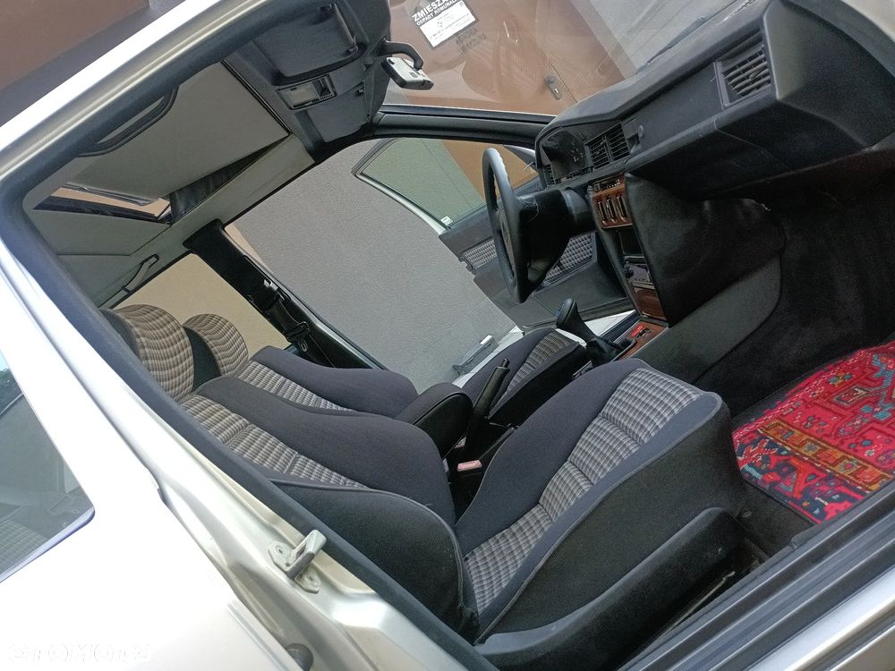 Mercedes-Benz W201 (190) - 20
