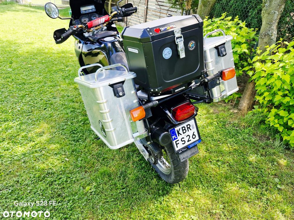 Honda XRV - 10