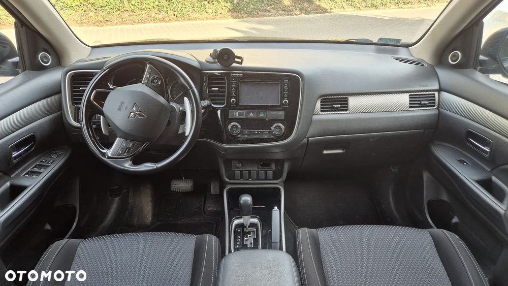 Mitsubishi Outlander 2.0 Intense Comfort 4WD CVT - 11