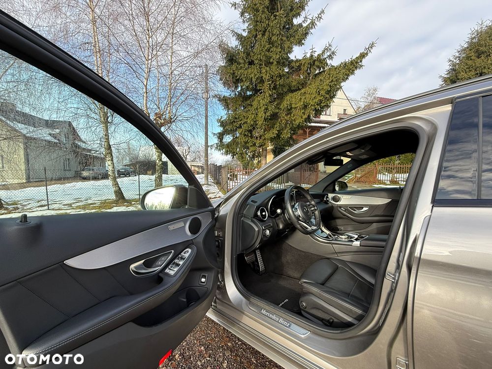 Mercedes-Benz Klasa C 180 9G-TRONIC AMG Line - 13