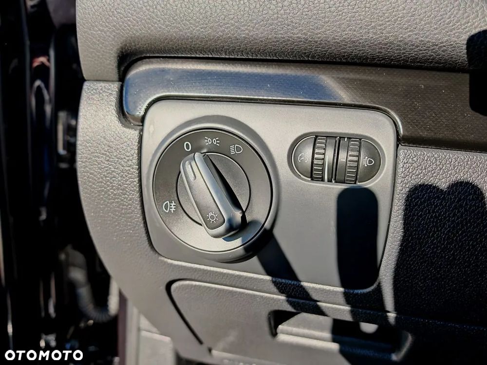 Volkswagen Golf 2.0 TDI SCR Comfortline - 28