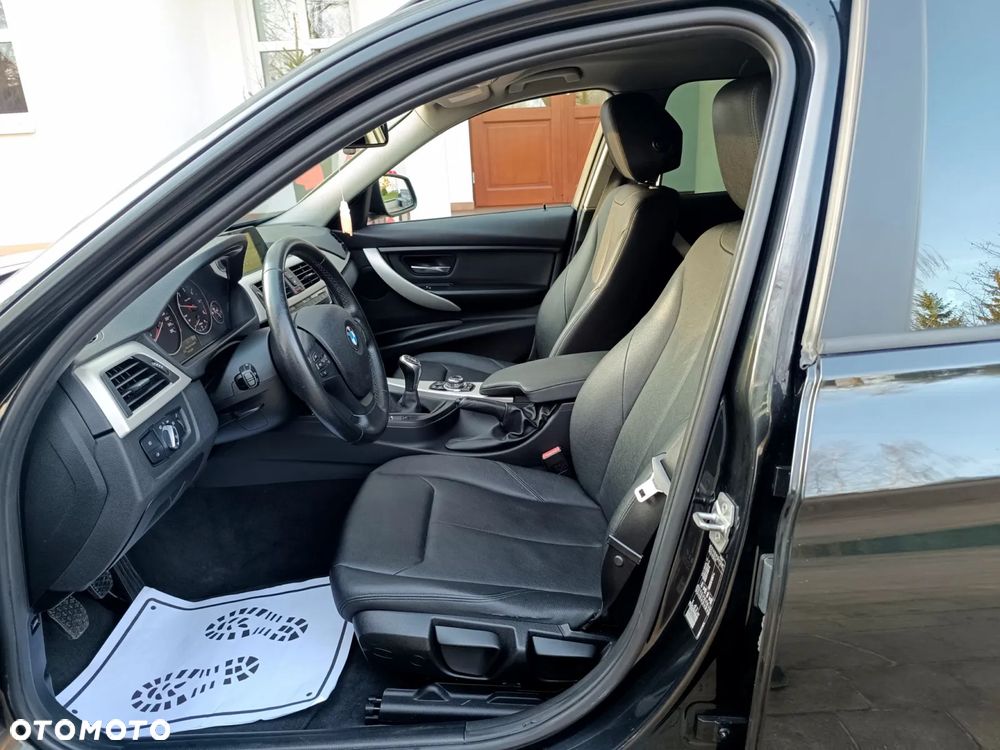 BMW Seria 3 318d DPF Edition Lifestyle - 25