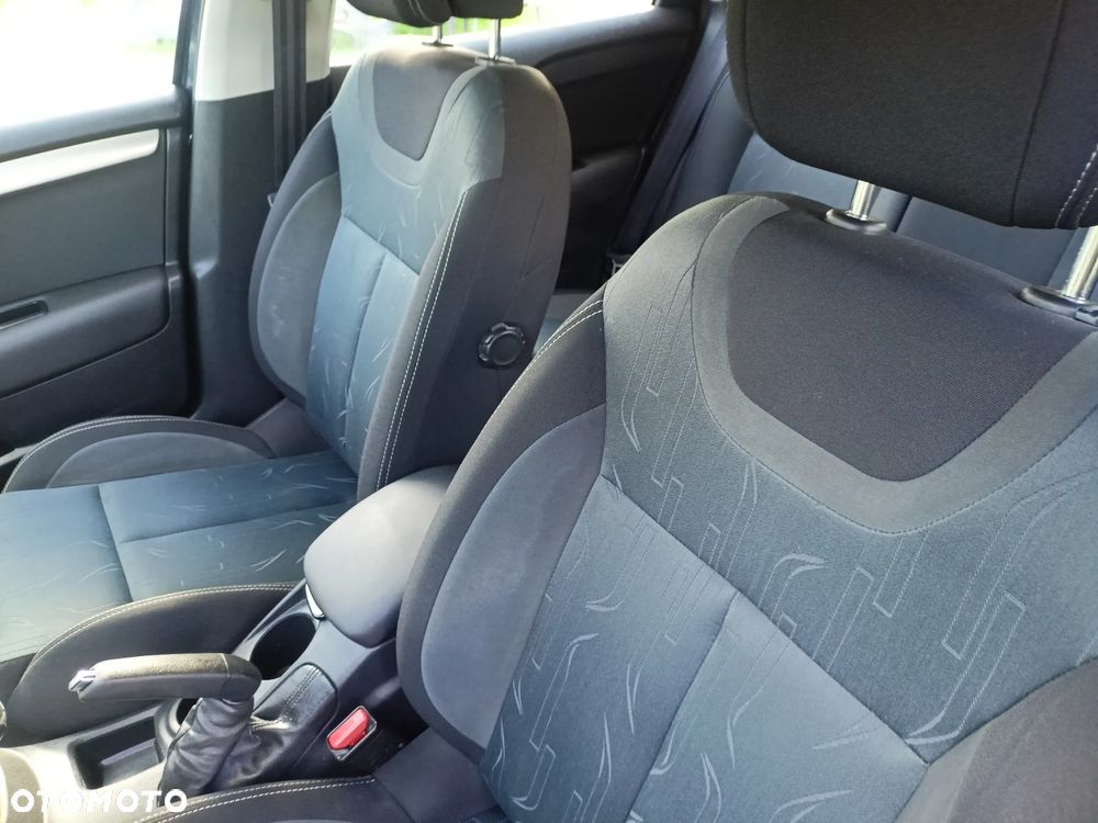 Citroën C4 e-HDi 115 Exclusive - 9