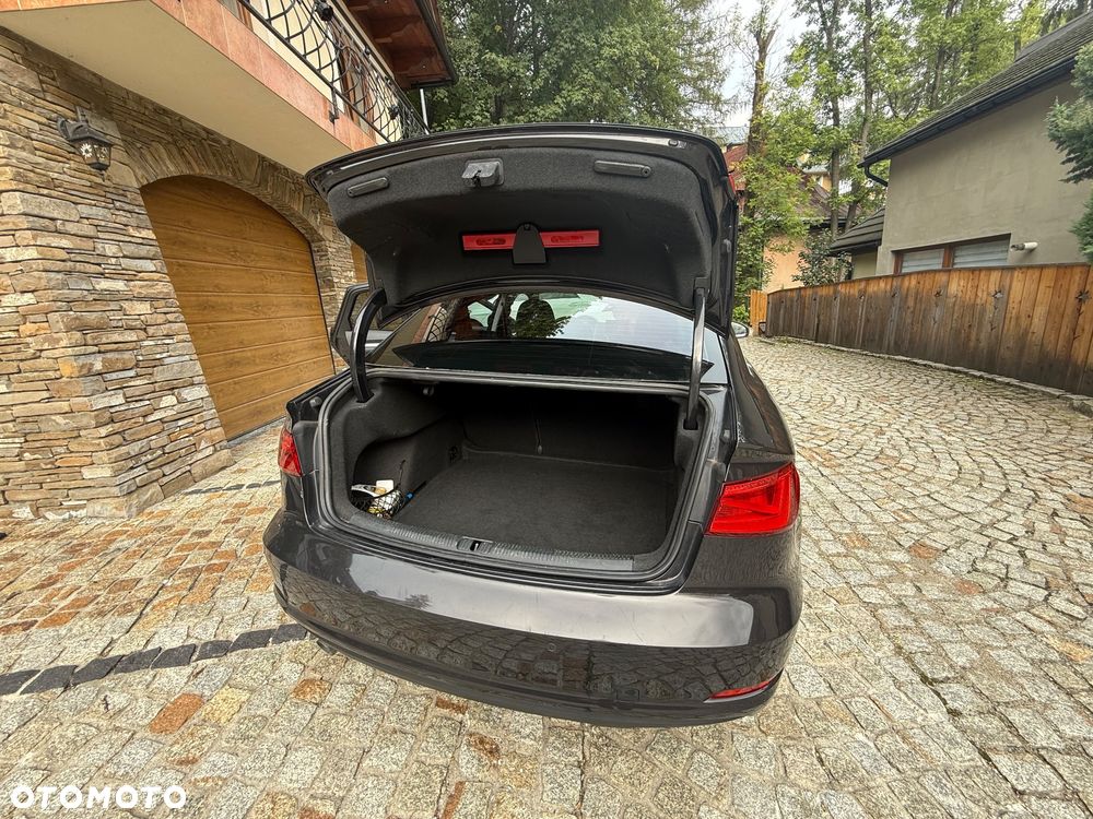 Audi A3 Limousine 1.6 TDI ultra Attraction - 19