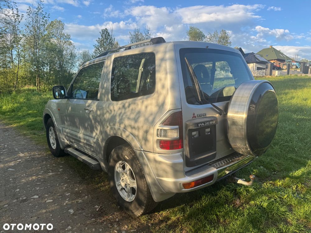 Mitsubishi Pajero - 14