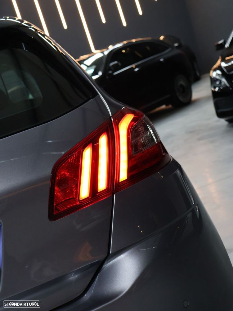 Peugeot 308 1.5 BlueHDi Style EAT8 - 14