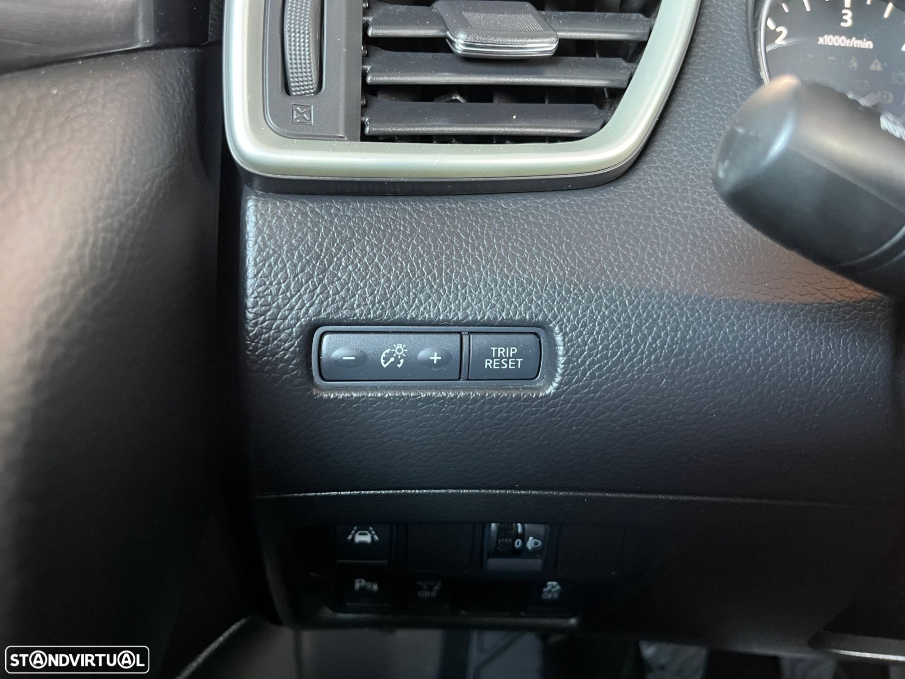 Nissan Qashqai 1.5 dCi 360 - 16