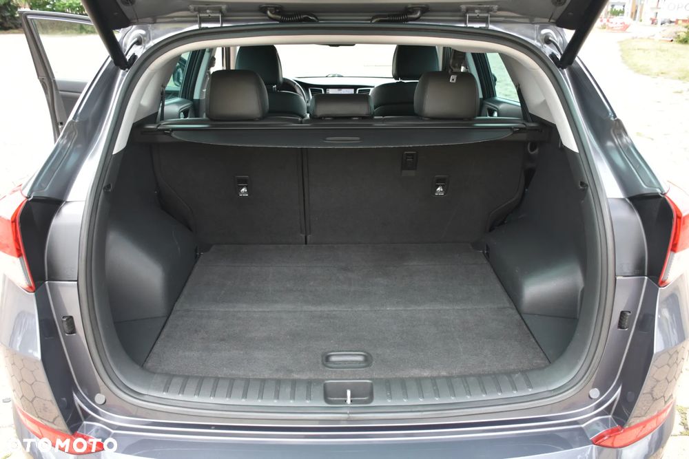 Hyundai Tucson 2.0 CRDI 4WD Automatik Premium - 23