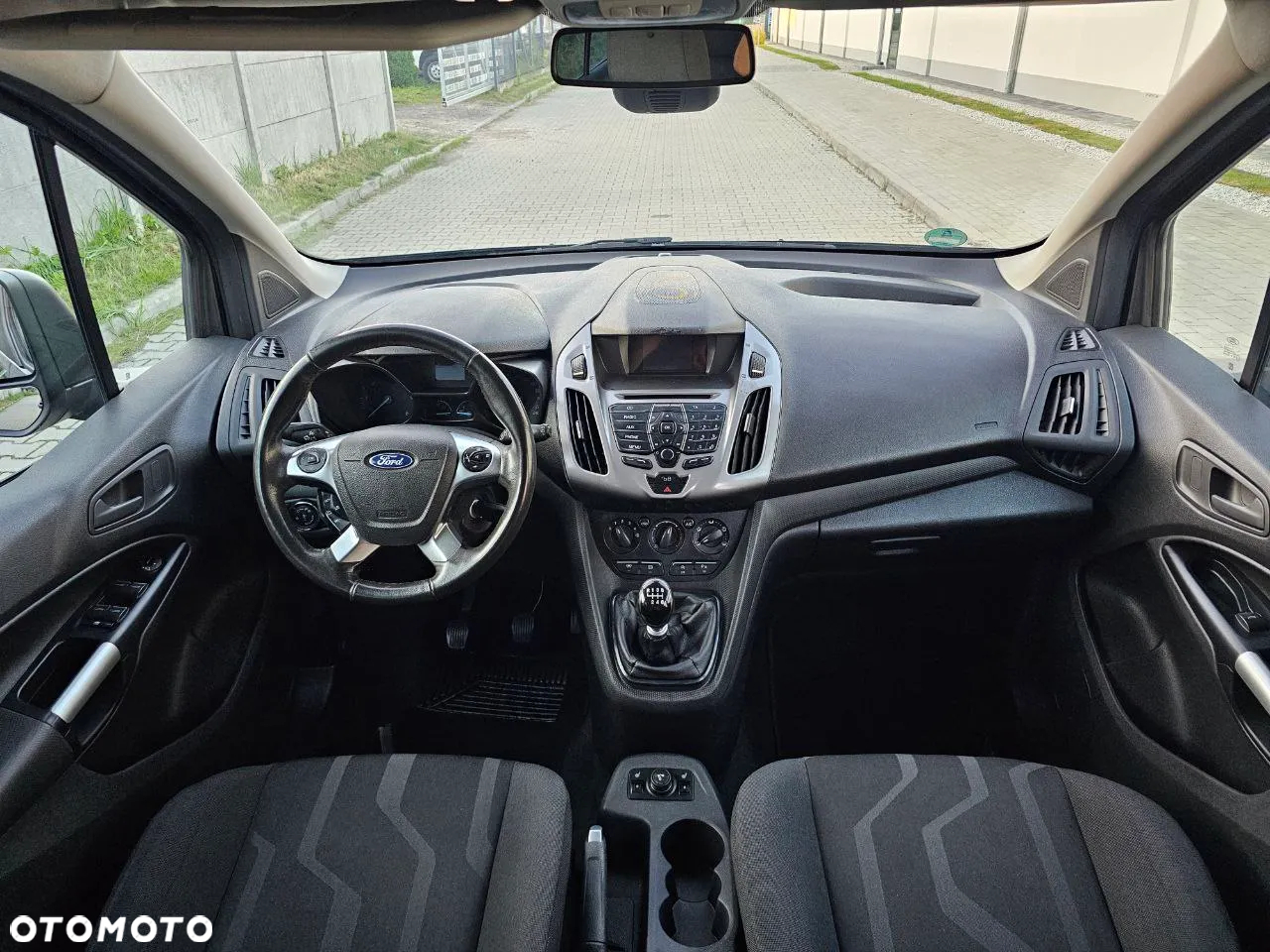 Ford Tourneo Connect - 12