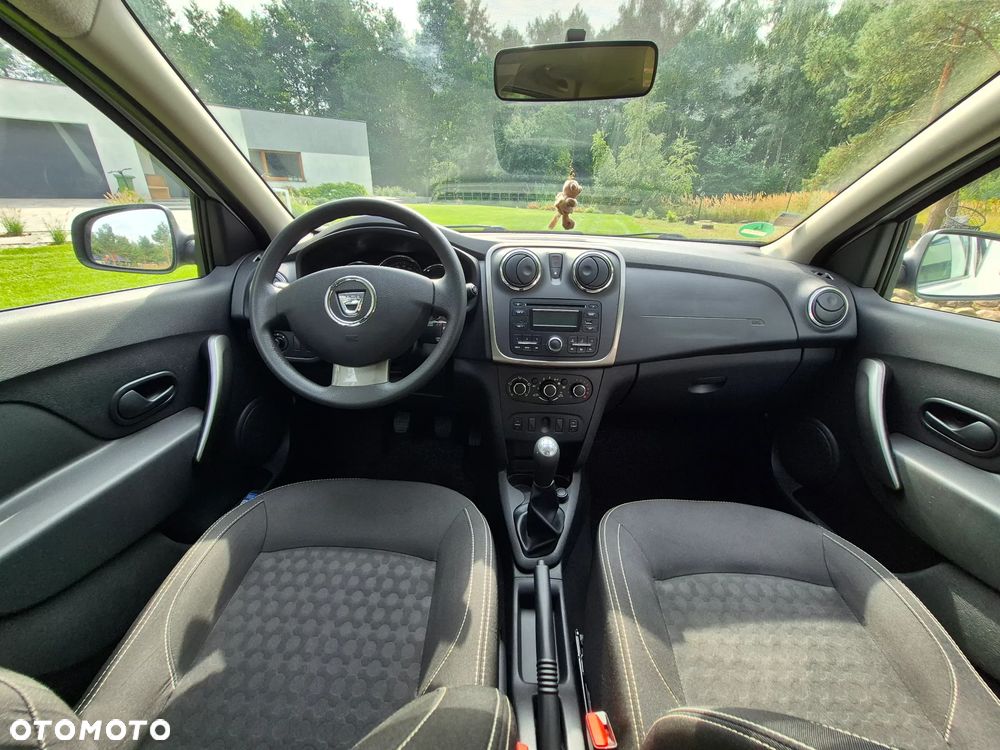 Dacia Logan 1.2 16V 75 Ambiance - 12