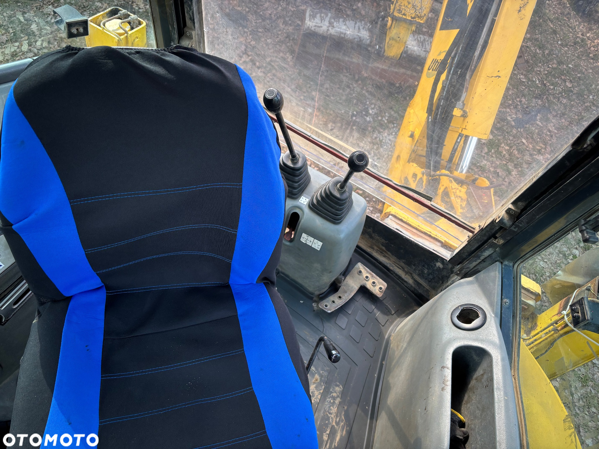 Komatsu WB 93 - 8