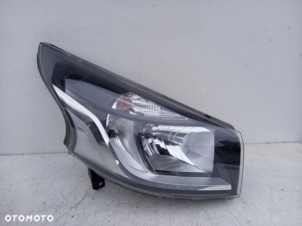 Lampa prawy przód Renault Trafic III 260109424R