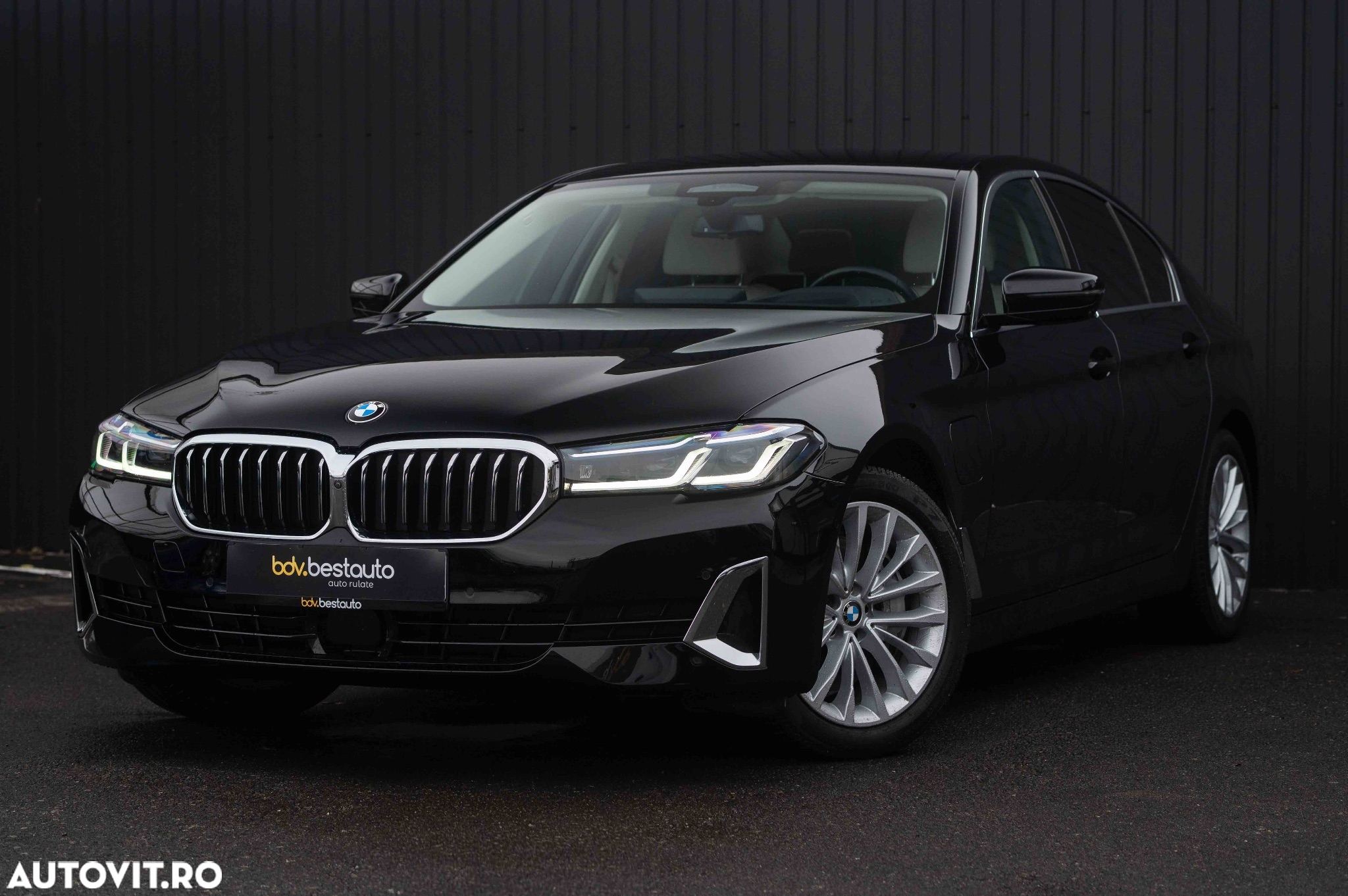BMW Seria 5 545e xDrive AT PHEV - 40