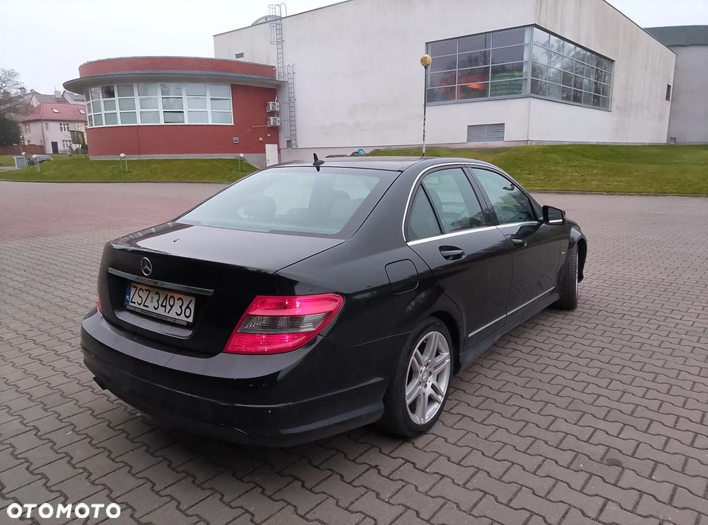 Mercedes-Benz Klasa C 180 Kompressor BlueEFFICIENCY Avantgarde - 9