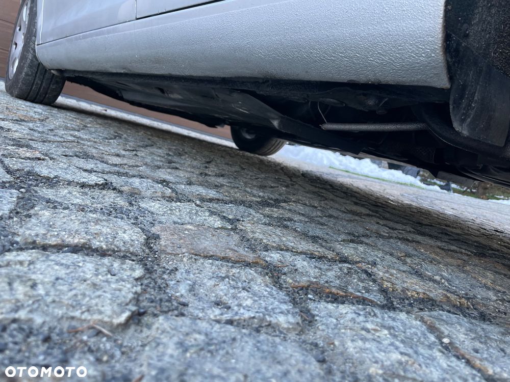 Volkswagen Golf - 22