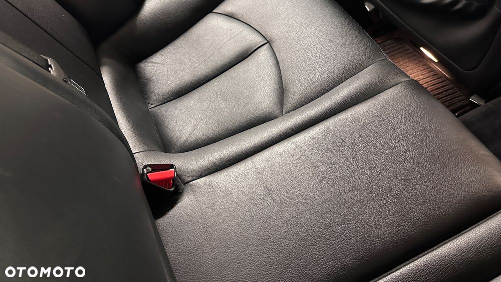 Mercedes-Benz Klasa E 350 4Matic Avantgarde Sport Edition - 32