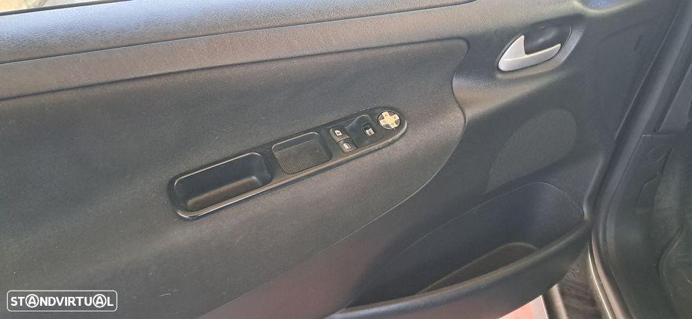 Peugeot 207 1.4 16V Open - 4