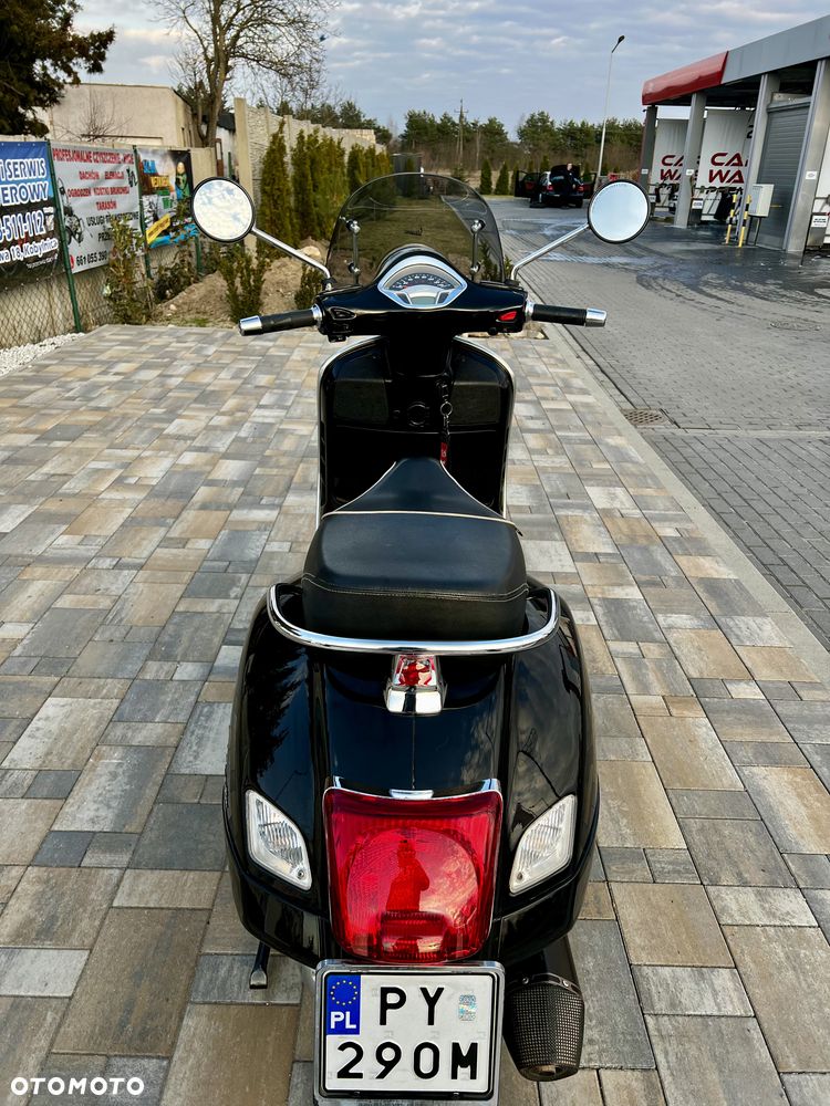 Vespa GTS - 17