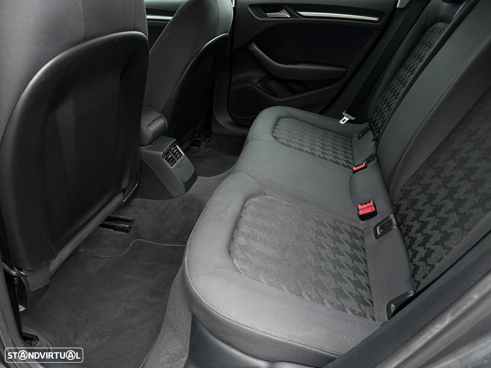Audi A3 1.6 TDI Attraction - 13