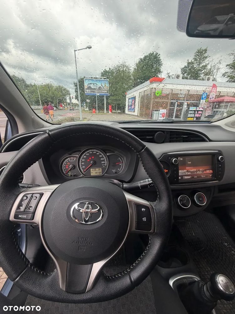 Toyota Yaris 1.33 Premium - 6