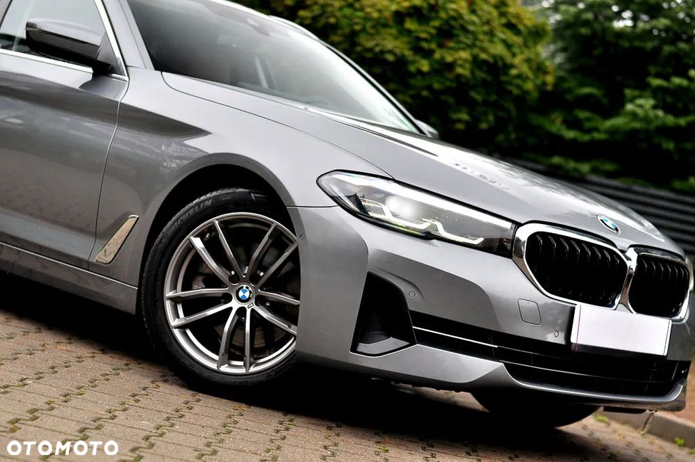 BMW Seria 5 520i Touring - 3