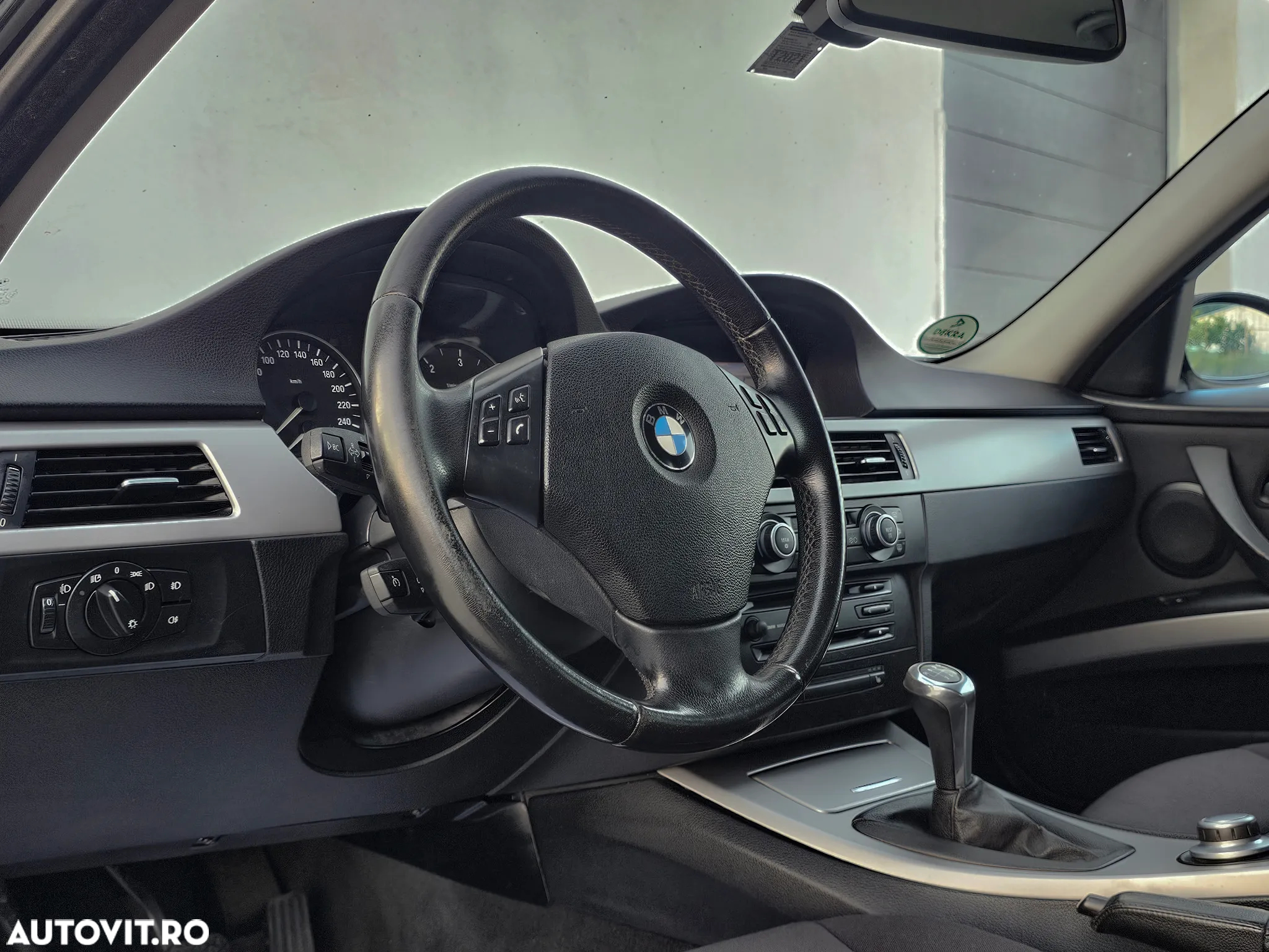 BMW Seria 3 320d DPF Touring - 23