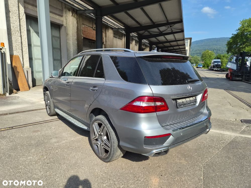 Mercedes-Benz ML 63 AMG 4-Matic - 2