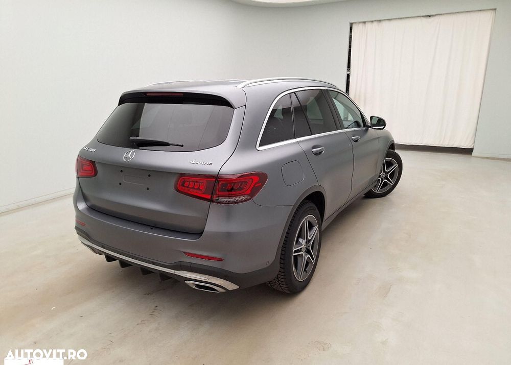 Mercedes-Benz GLC 200 4MATIC 9G-TRONIC AMG Line - 3