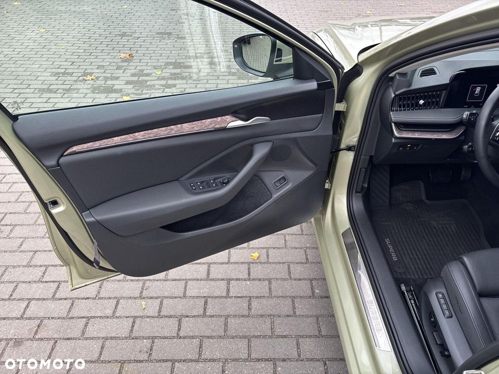 Skoda Superb 1.5 TSI L&K DSG - 10