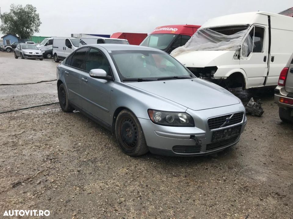 Dezmembrez Volvo S40 - 1