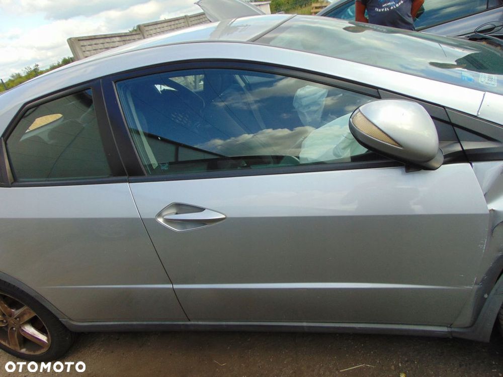 DRZWI PRAWE PRZÓD PRZEDNIE HONDA CIVIC VIII NH700M