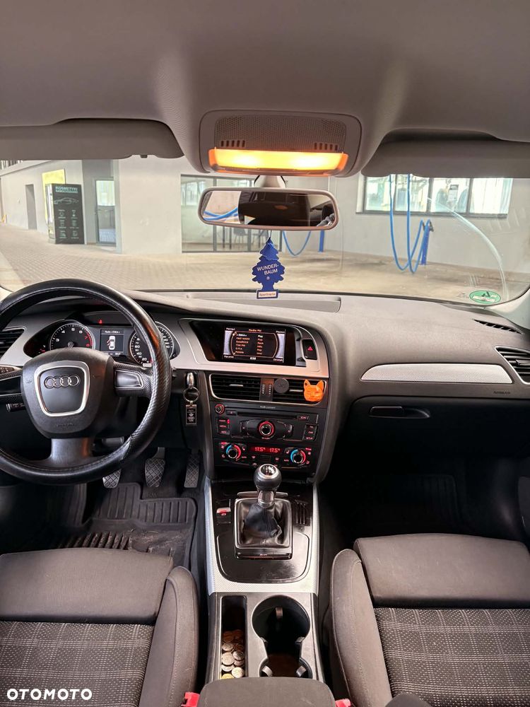 Audi A4 Limousine - 11