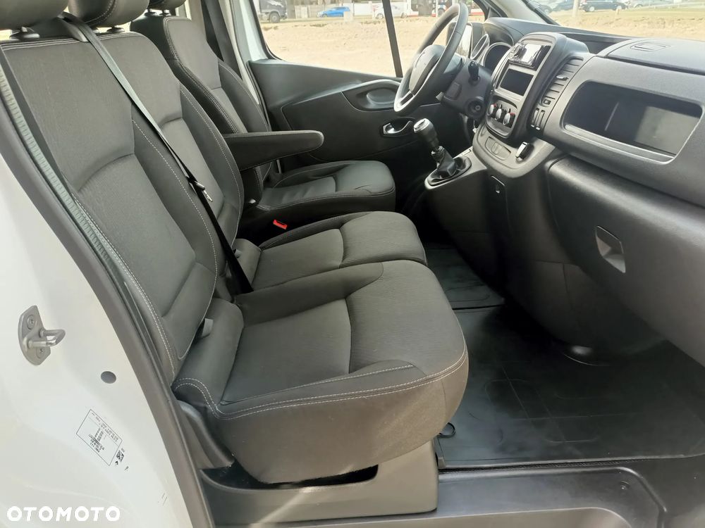 Renault TRAFIC 2.0 DCI LONG 6-OSOBOWO-CIĘŻAROWY - 31