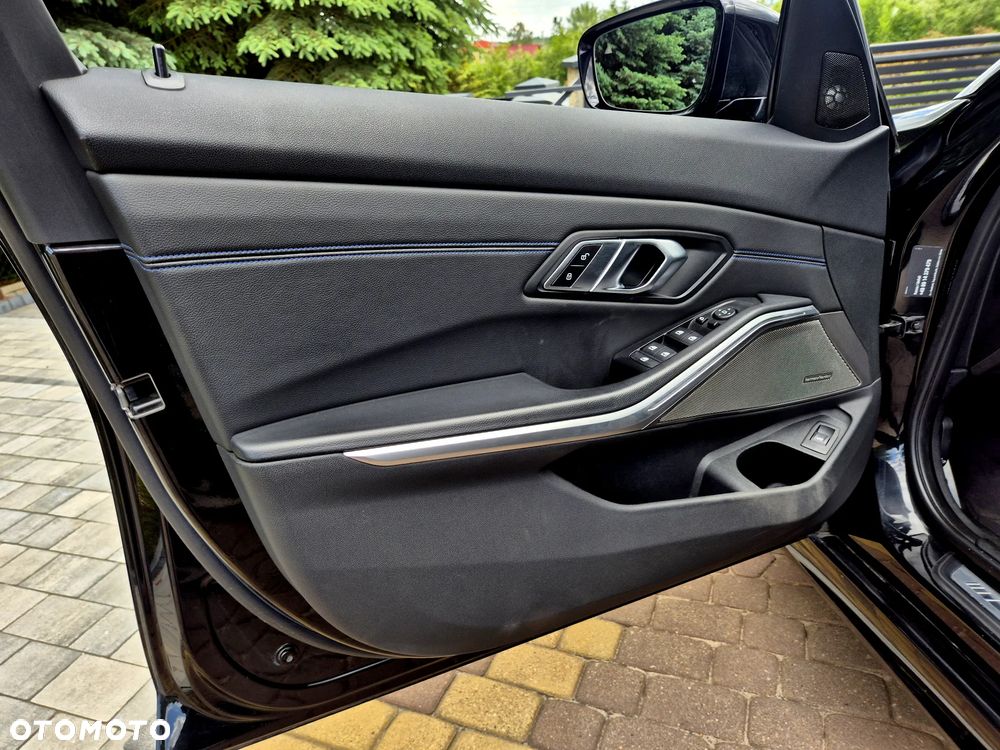 BMW Seria 3 330d xDrive M Sport sport - 26