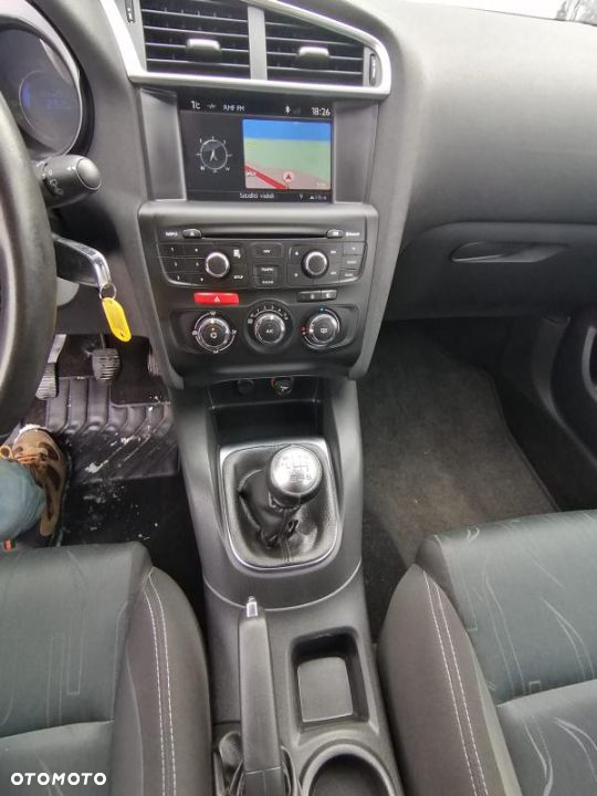 Citroën C4 e-HDi 115 Tendance - 8