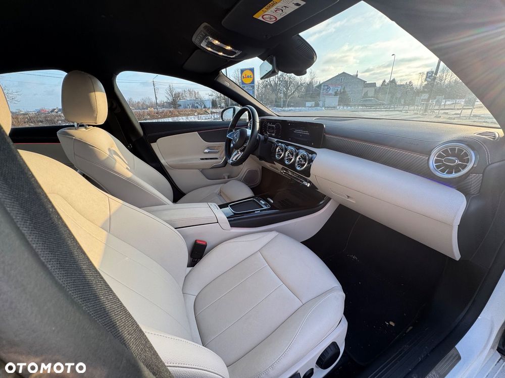 Mercedes-Benz CLA 180 mHEV 7G-DCT - 12